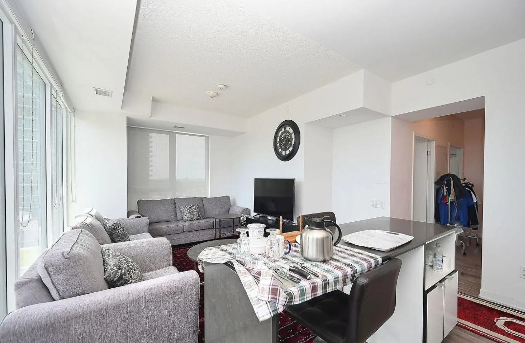 Wesley Tower at Daniels City Centre Condos 3
