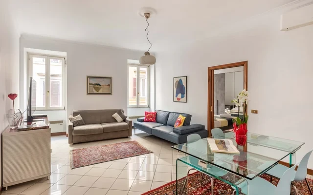 Spacious and Cozy Apartment in the Heart of Rome 1