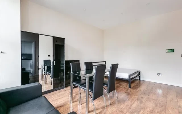 LH-Warwick Road Studio 2