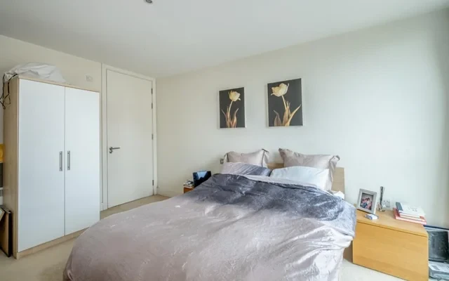 LH-Empire Square East 4