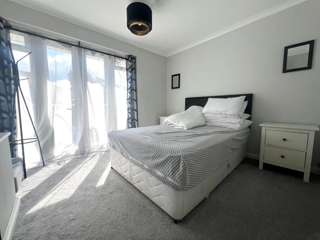 2 bedrooms 1 bathroom