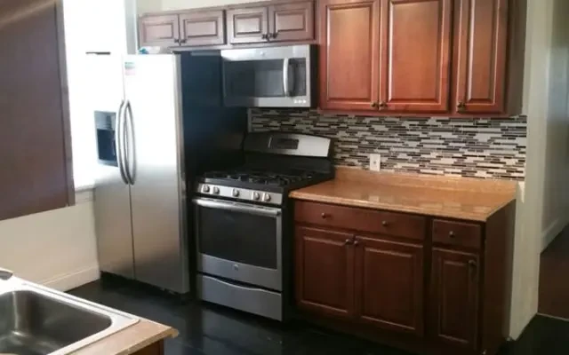 1524 East Genesee St Apartment 1 3