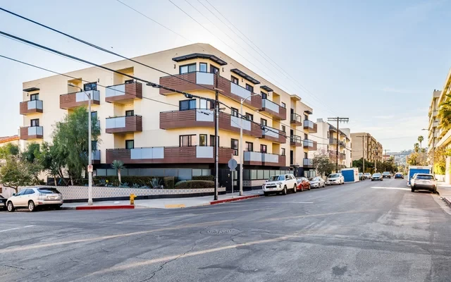 2BR Fully furnished Apartment on Hawthorn Ave Hollywood 0