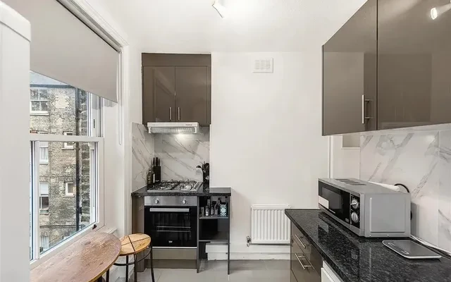 LH-Greencoat Place 3