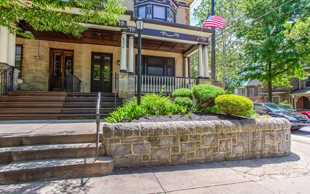 UCA - 4054 Spruce Street 1