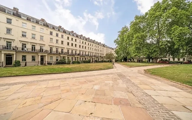 LH-Lindsay Square 4