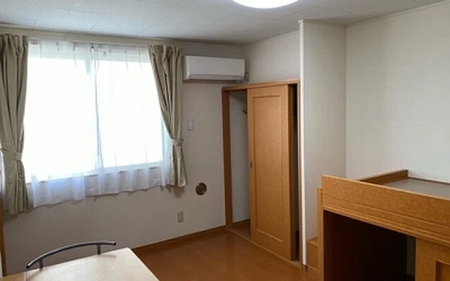 レオパレスれんげそう 4