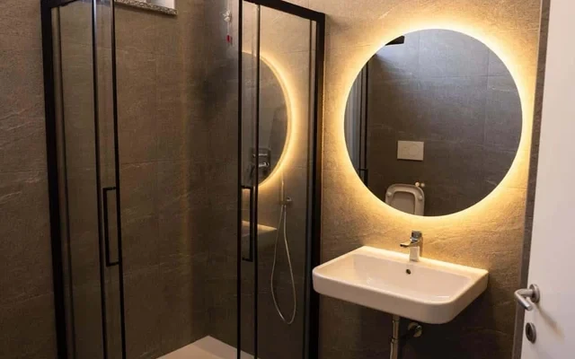 Ampio appartamento di 104 m² in via Fano, Milano 4