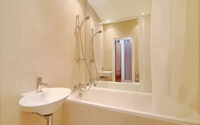 Castletown Road, London, W14 9HF 4