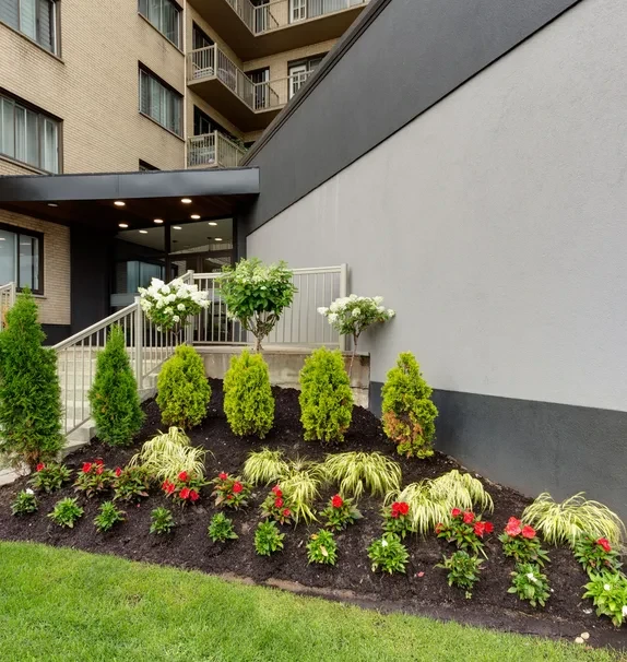 4875 Dufferin