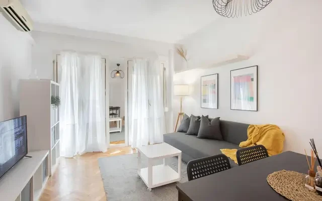 Bright 1-bedroom apartment close to Bilbao metro station 3