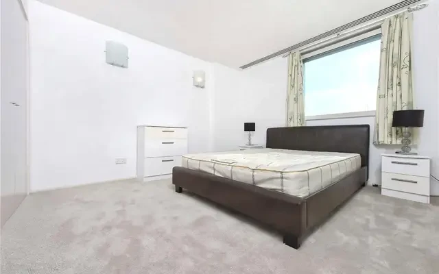 LH-Westminster Bridge Road 3