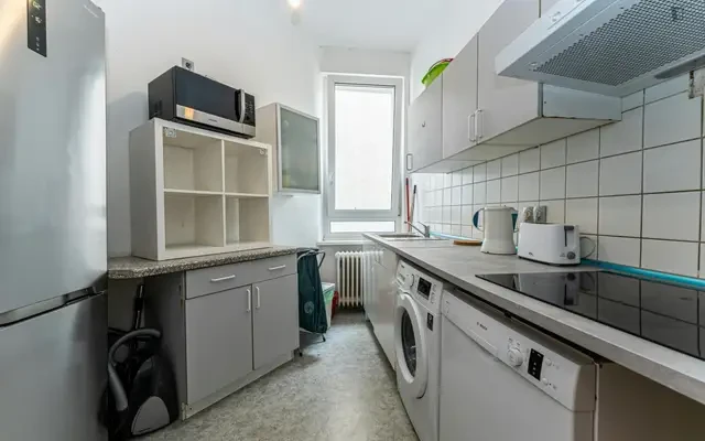 Bed in a homely twin bedroom, in Tiergarten 3