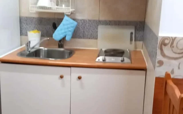 ESTUDIO AMUEBLADO  MUY CENTRICO 4