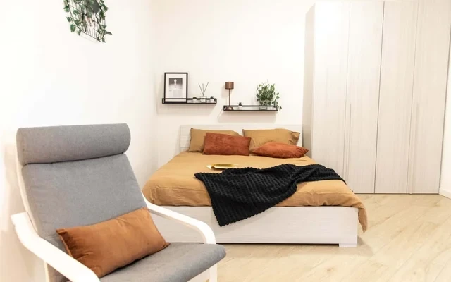 STUDIO APARTMENT (up to 4) with LIVING AREA, PATIO and PRIVATE GARDEN, 15 min to ROME-DOWNTOWN #R5 1