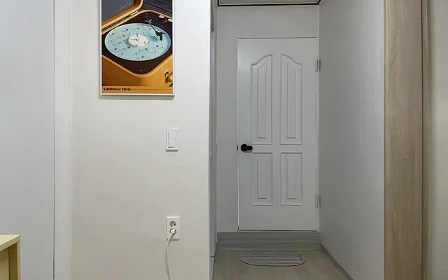 #55 Dongdaemun, Three-Bedroom Apartment with Furniture 2