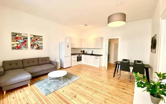 Helia - moderne Luxuswohnung nahe Volkspark Friedrichshain 0