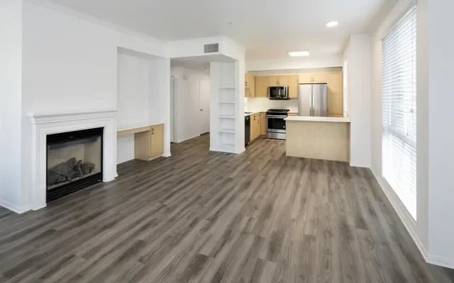 1724 Highland 1