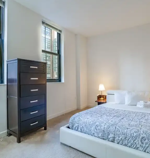 Beautiful 2 Bedroom Fully Furnished Apartment on Harborfront