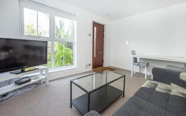 Windmill Rise, Kingston Upon Thames, KT2 7TU 1