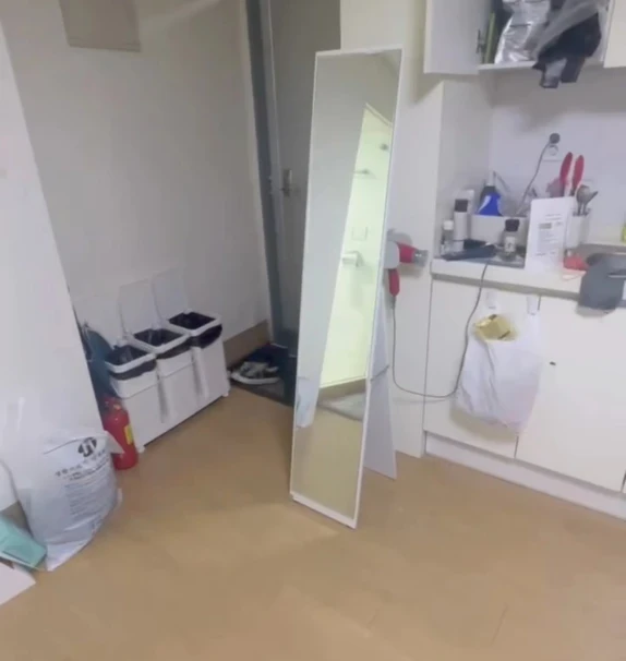 Sinchon No.18 Apartment