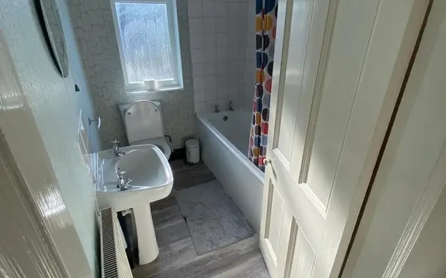 Room 1, Burleigh Road, LE11 3BA 2