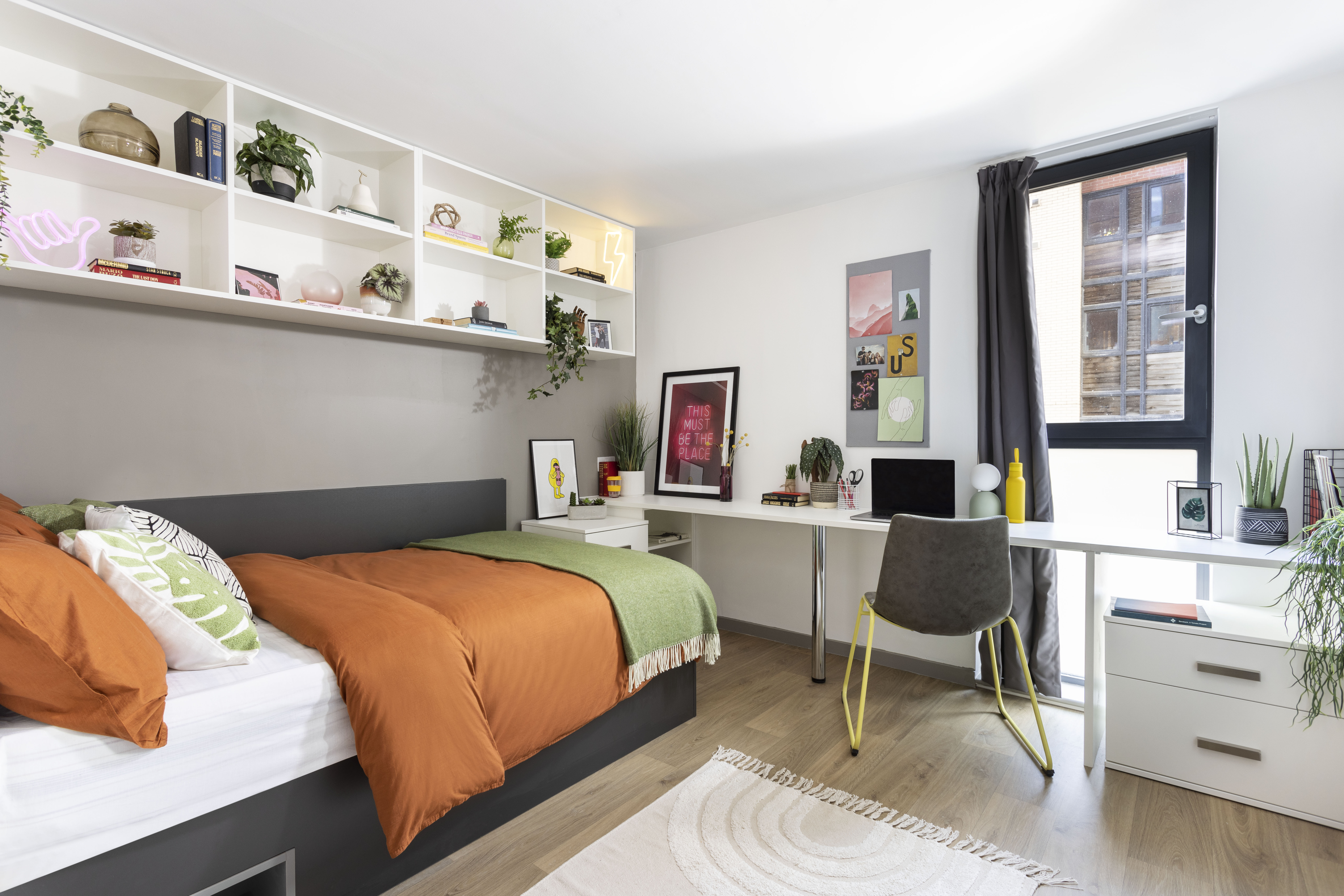 Extra Large Ensuite: Three Bed Flat