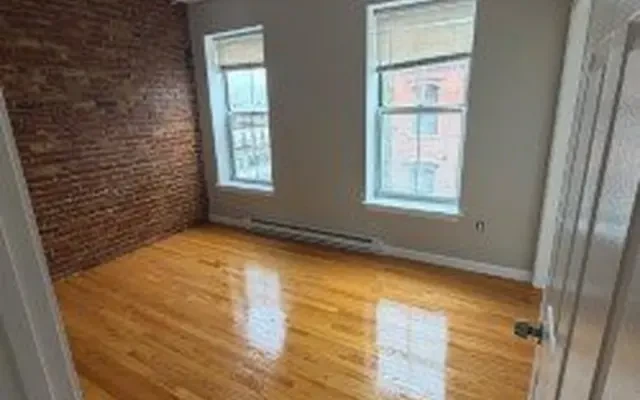 7 Pembroke St., #6, Chelsea - Suffolk County student accommodation - 1 Bed / 1 Bath