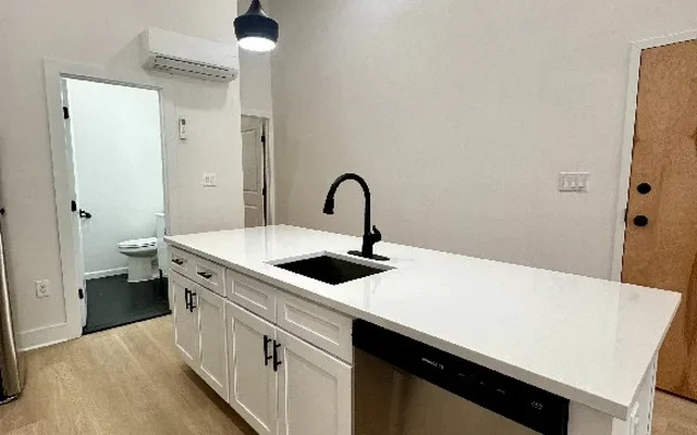 UCA - 4114 Spruce Street 4