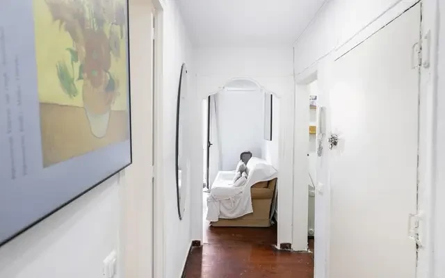 Comfortable 1-bedroom flat near the Jaume I metro 0