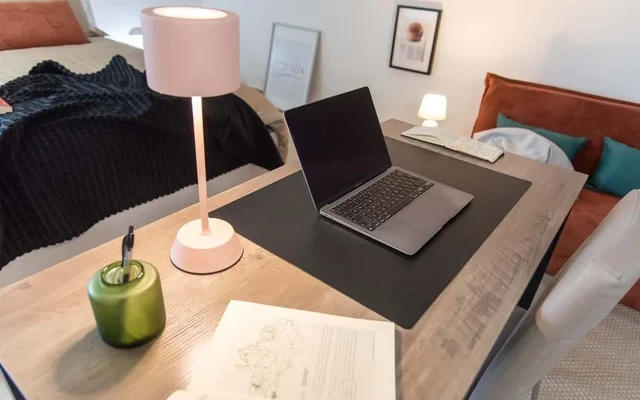 ATTIC APARTMENT (up to 4) with LIVING AREA, PRIVATE TERRACE, 15 min to ROME-DOWNTOWN #R18 4