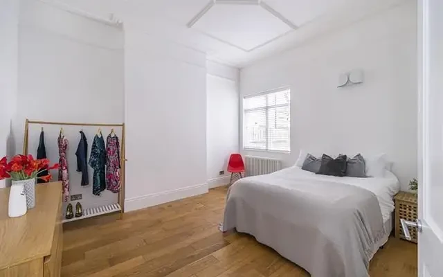 Fordwych Road, London, NW2 3NX 2