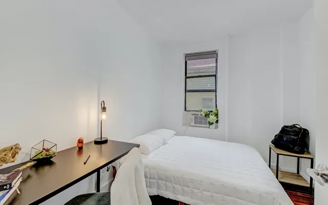 The Kensington House 0