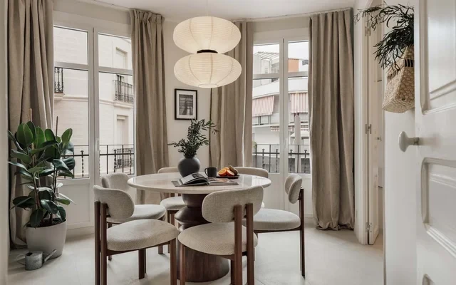 Zafiro - 3 bedrooms and balcony in Sants 1