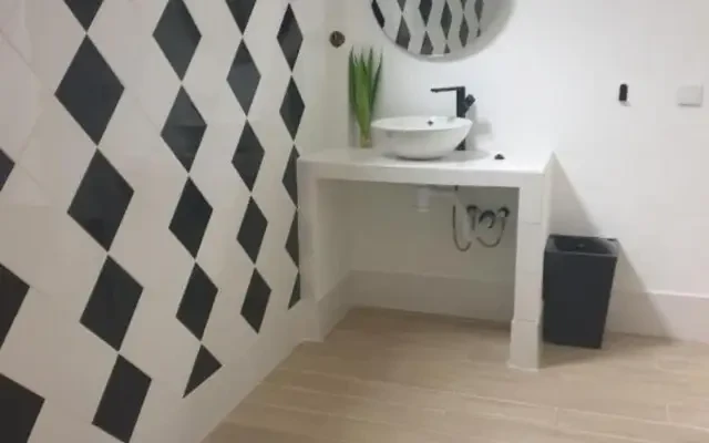 house near R. Primeiro de Maio - Faro student accommodation