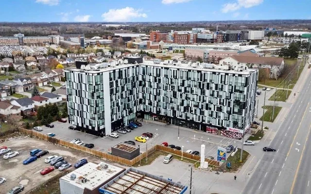 636 - 1900 Simcoe St N 1