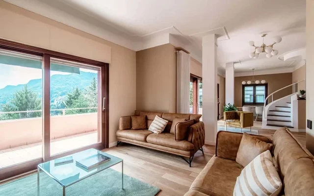 Apartment in Via Bellinzona 0