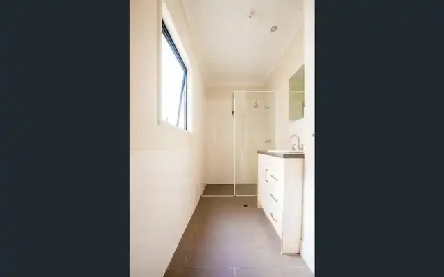 85 Munro St 2