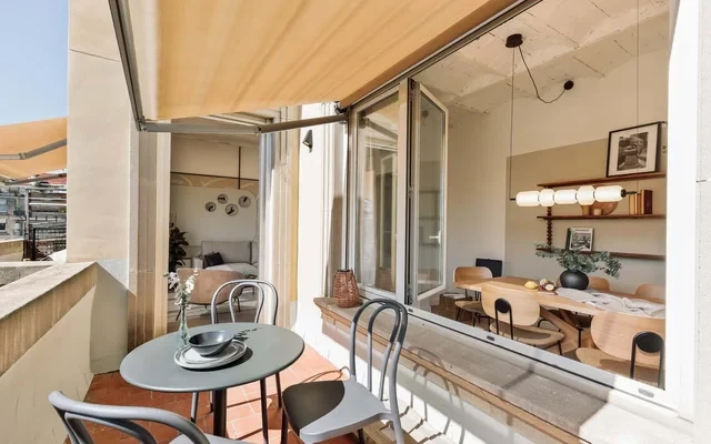 Solea - 3 bedrooms and balcony in Eixample Dreta 0