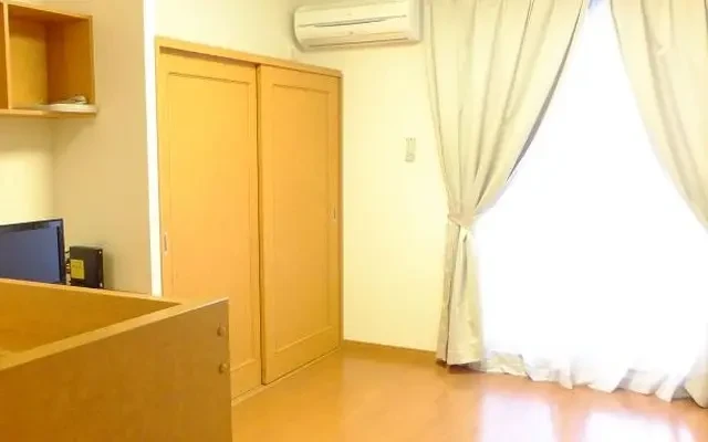 レオパレスポラリス 4