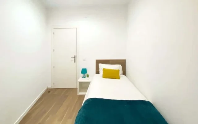 Comodo appartamento in Calle Valencia 2