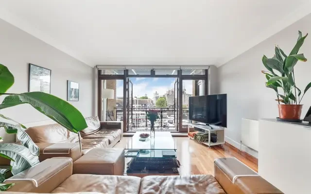 Sandpiper Court, City Quay, St Katharine Docks, London, E1W 1AS 0