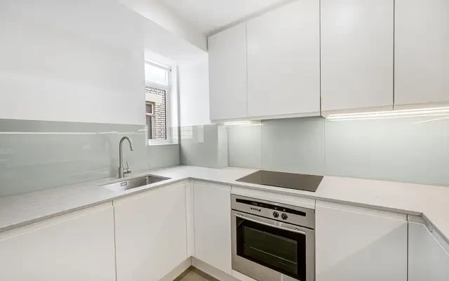 37 Duke Street, St James's, London, SW1Y 6DF 2