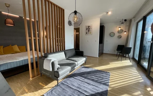 neues modernes 1,5 Zimmer Apartment mit viel Sonne nahe Ostkreuz 0