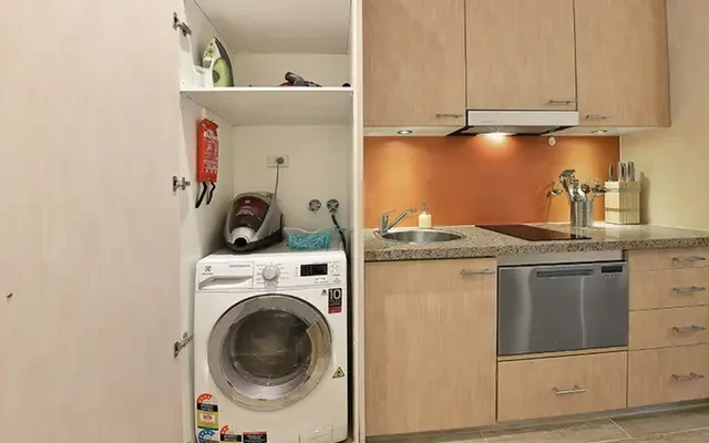 studio near Elizabeth Street 3