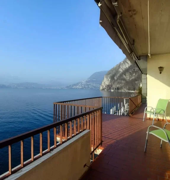 CASA COTIMA - Appartamento a Campione d'Italia con terrazzo sul lago di Lugano