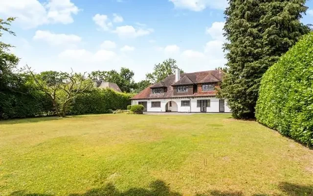 Ashley Road, Walton-On-Thames, KT12 1HG 2