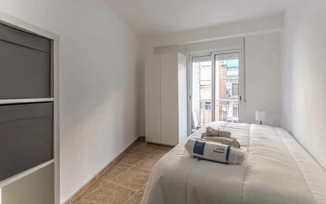 Piso de 4 habitaciones en Aiora 4