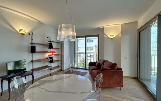 Appartamento con terrazzo in Via Adamello, Milano 2