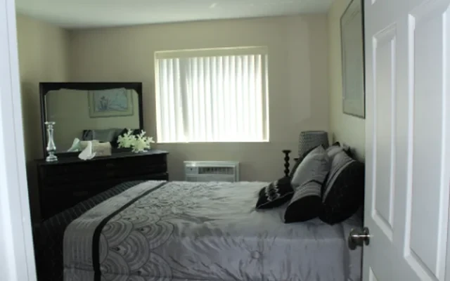 Bel - Aire Apartments 4